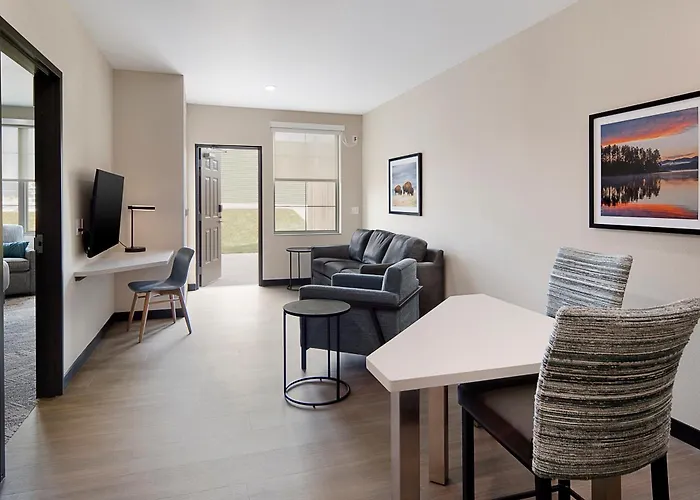 Clubhouse Hotel & Suites Rapid City