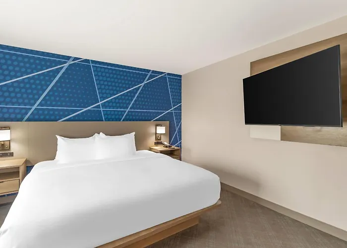 Comfort Inn & Suites Summerset - North Rapid City